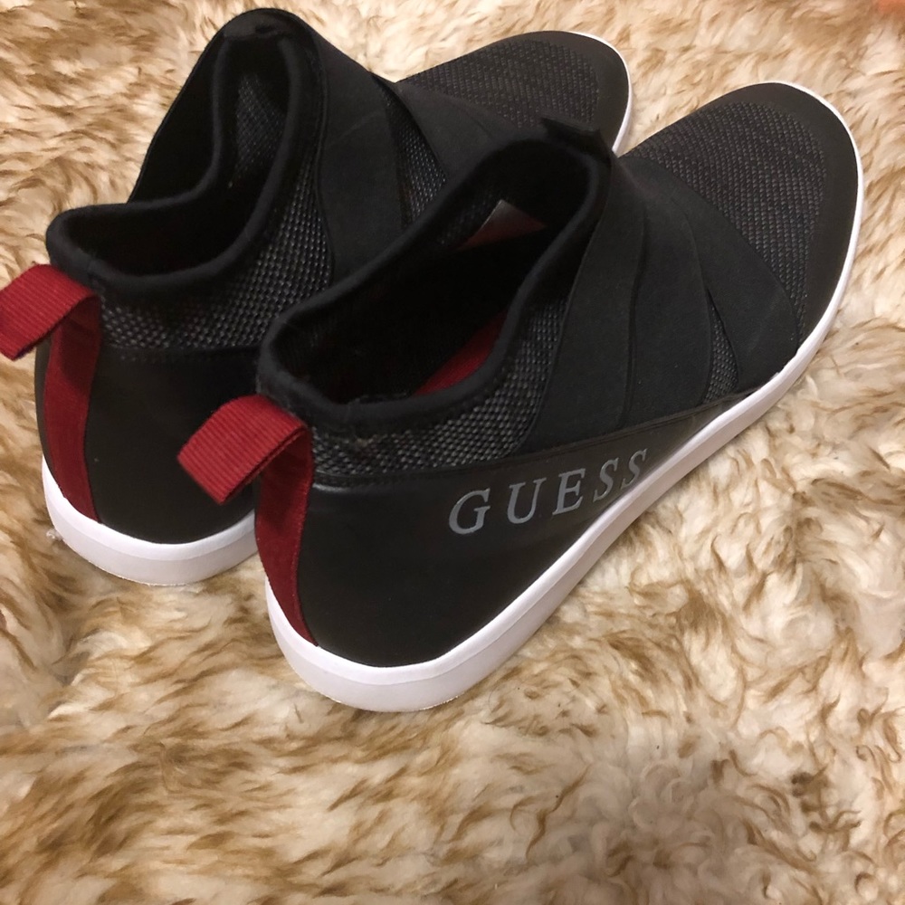Brand new Caesar Logo Knit Sneakers By Guess